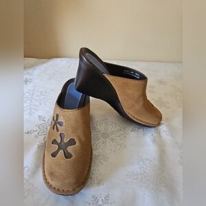Indigo Suede With Flowers Boho Tan Clogs Wedge Mules Sz 8